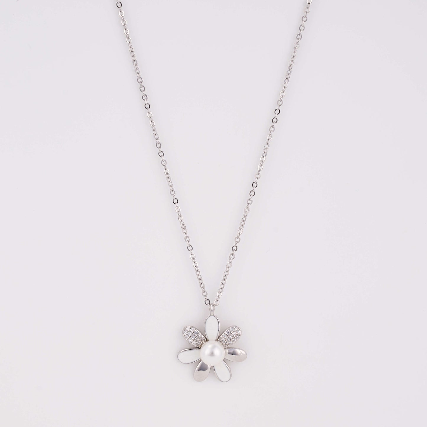 925 Silver Daily Wear Necklace with diamond flower pendant