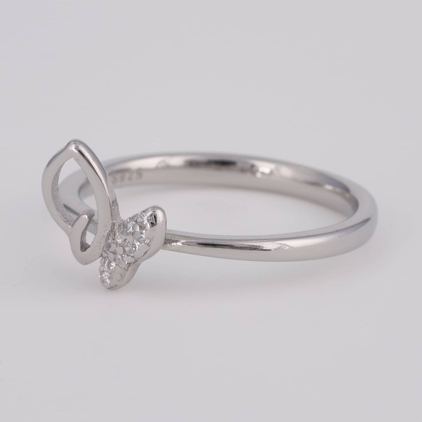 925 Silver ring with diamond for her