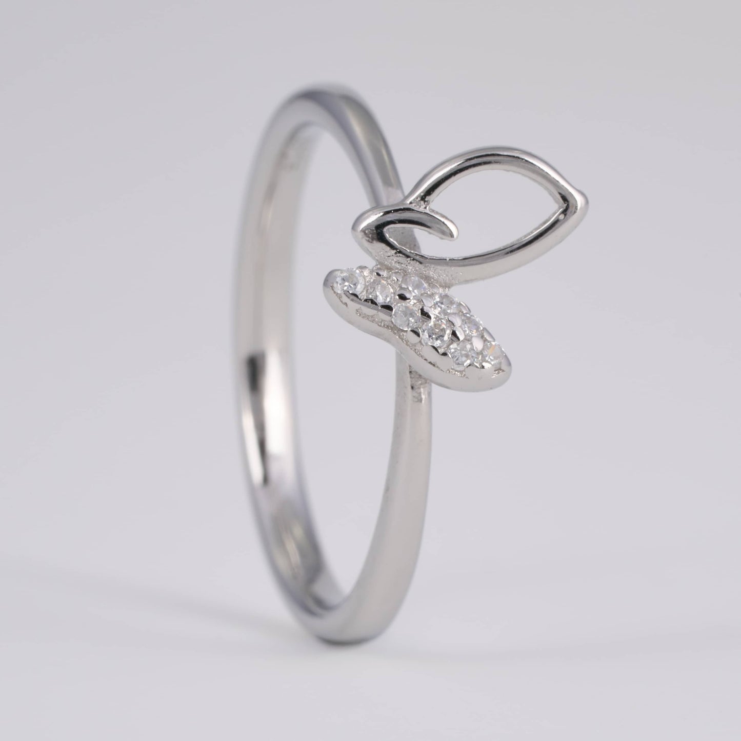925 Silver ring with diamond for her